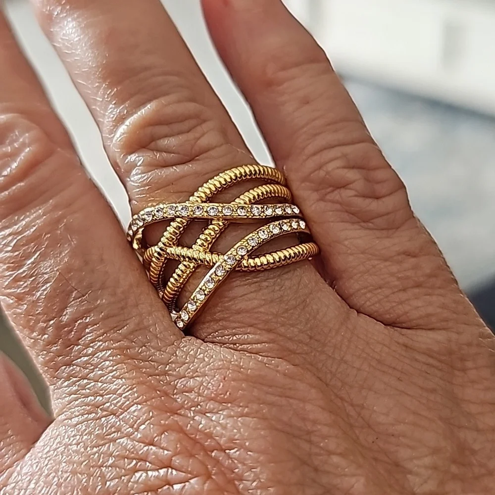 Pav'e Crystal Rope Ring - Picture 1 of 6
